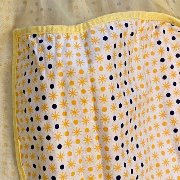 Vintage White and Yellow Sheer Cotton Fabric Apron - Picture 5 of 6
